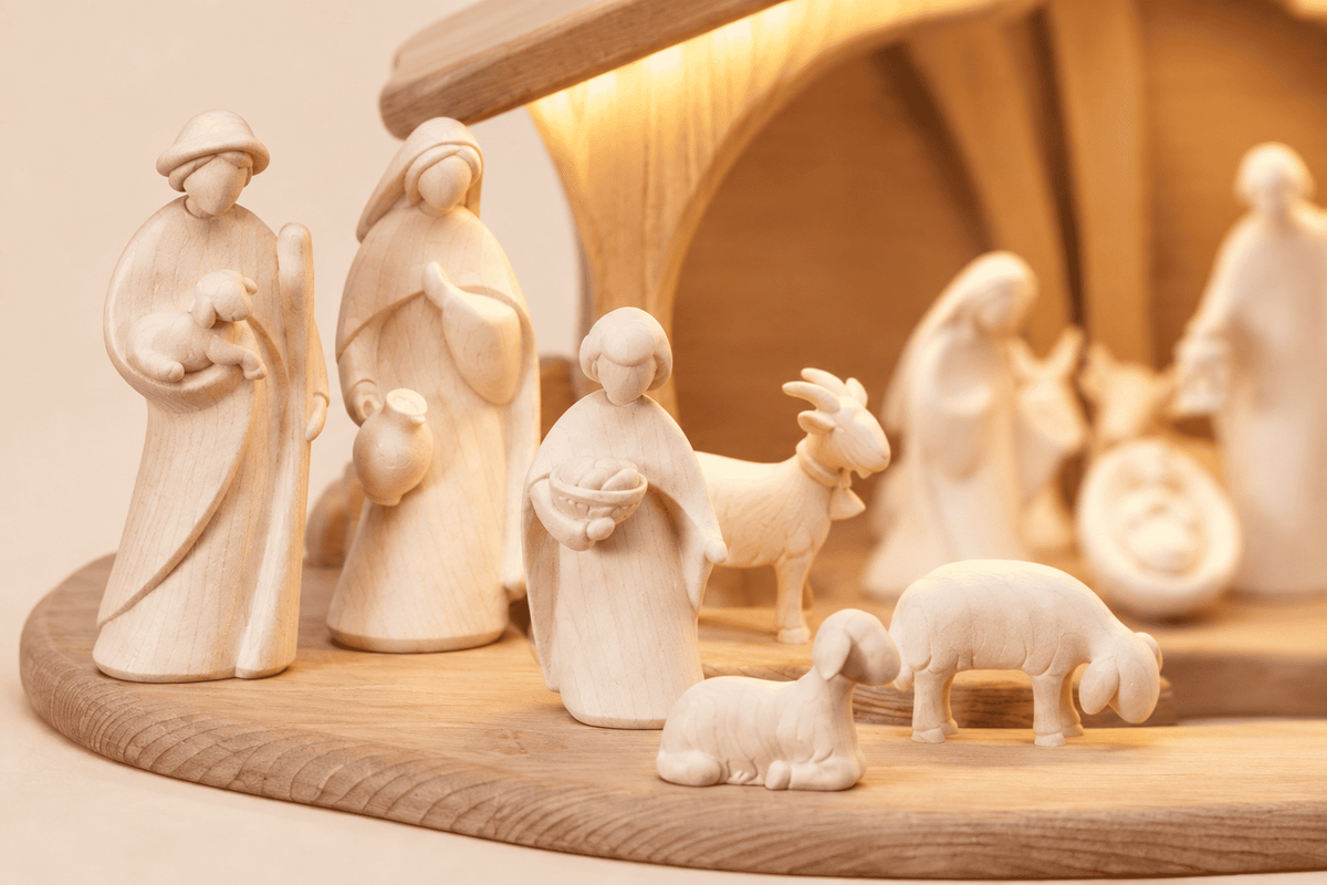 Belén artesanal con luz, 18 figuras.